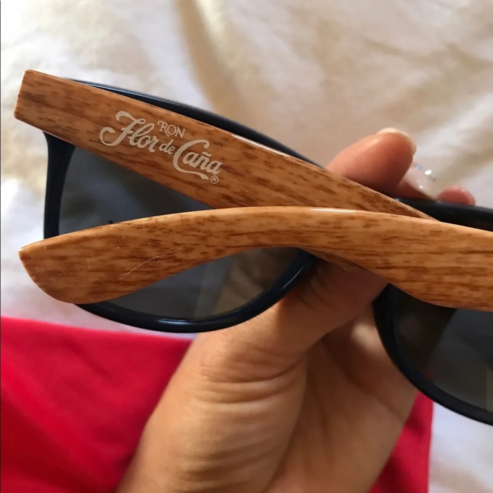 Sun glasses - Picture 2 of 2